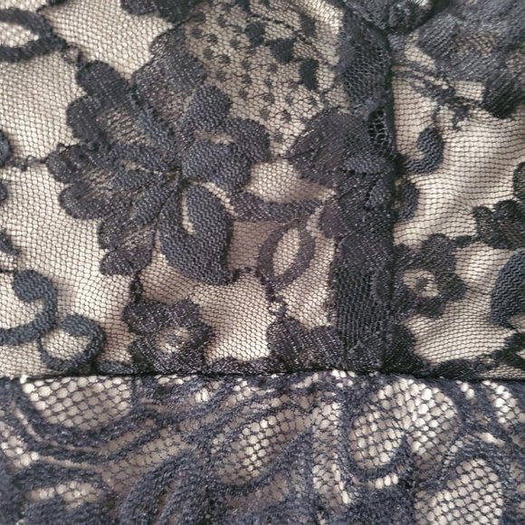 Windsor Women’s Black Scallop Lace Lined Surplice Bodycon Mini Dress Size 9/10 - Picture 7 of 15